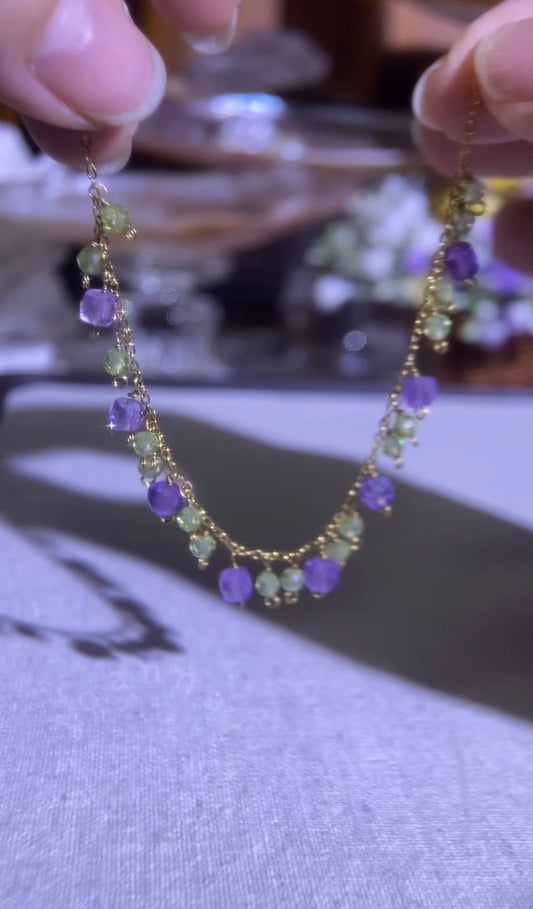Handmade peridot and amethyst bracelet with 18K gold-plated chain, healing crystal jewelry for women