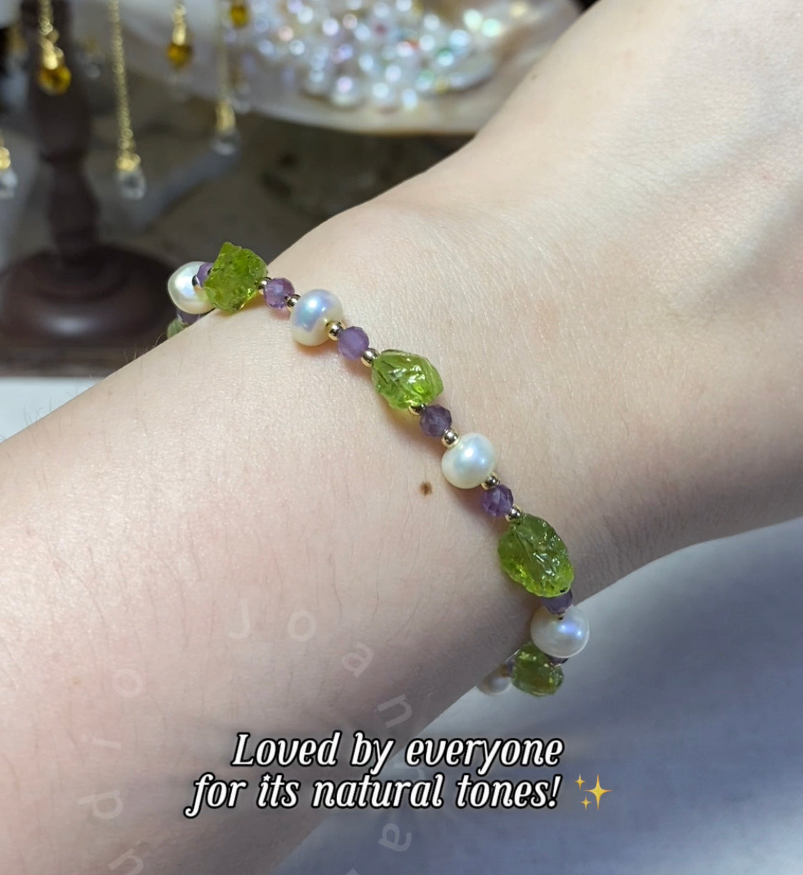 Handmade bracelet featuring raw Peridot gemstones, faceted Amethyst beads, freshwater pearls, and 18K gold-plated titanium steel accents. Adjustable design with a 15cm length plus a 5cm extension chain, perfect for bohemian and nature-inspired styles.